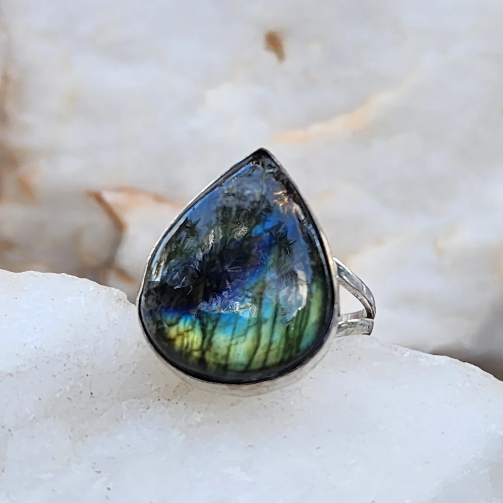 Genuine Labradorite Raw Cristal White Rhodium/925 Silver Ring